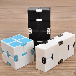 -5 couleurs Infinity Cube Mini Cube Jeux d'enfants magiques Blocs Cube adultes doigt anxiété Jouet Stress Relief Décompression Jouets CCA11443-B 60pcs
