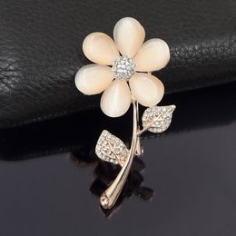 Fantastic Rose Gold Plated Alloy Elegant Stunning Crystals Opal Stone Flower Brooch For Women Wedding High Quality Ladt Costume Jewellery Pin