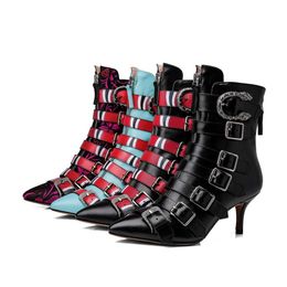 Kostenloser Versand 2024 Kowskin Leder 7cm High Heels Metall Plünderung Spitzzelle Schuhe Gladiator Motorrad Stiefel Stiefel Schnalle Patchwork 4 Farbe