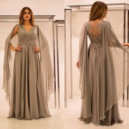 2020 Chiffon Mother Of The Bride Dresses With Cape V Neck Lace Appliques Plus Size Party Dress Formal Evening Gowns