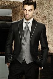 Slim Fit Black Groom Tuxedos Peak Lapel Groomsman Wedding 3 Piece Suit Fashion Men Business Prom Jacket Blazer(Jacket+Pants+Tie+Vest) 2866