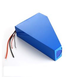 52V Lithium battery 51.8V 15AH battery pack 52V 15AH 14.5AH Triangle battery use 29PF 2900mah cell 15A BMS with bag 2A Charger