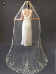 Free Shipping Long Wedding Veils One Layer With Appliqued Bead Custom Made Chapel Length Ivory White Bridal Veil With Comb Hot Selling