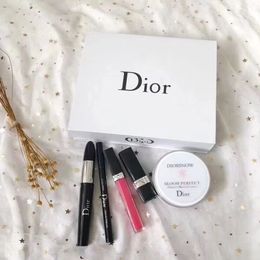 Les Meilleurs Cadeaux Pour Girl Friend Maquillage Comestic Cadeau Avec Boîte Magnifique Luxe Lady Femmes Maquillage Coussin élégant De 5 Pièces Rouges