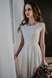 2020 Simple A-line Modest Wedding Dresses With Short Sleeves Stretch Crepe Corset Back Informal Modest Reception Bridal Gowns Second Wedding
