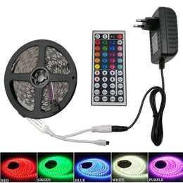 Renk Led Işık RGB 5M 5050 SMD 300Led Su geçirmez IP65 + Mini 44Key Kontrolör + 12V 5A Güç Kaynağı ile Kutusu Noel Hediyeler Şeritleri değişen