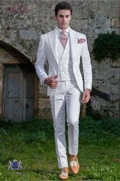 Fashionable One Button Groomsmen Peak Lapel Groom Tuxedos Men Suits Wedding/Prom/Dinner Best Man Blazer(Jacket+Pants+Tie+Vest) 744