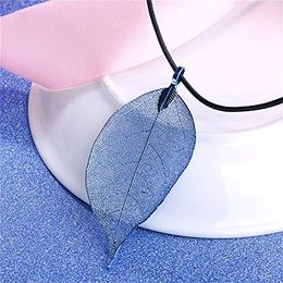 Natural Leaf Pendant Necklace with Leather Rope Gold and Silver Plated Multicolor Special Leaves Jewelry Gifts for Women and Girls New Fashion Accessories