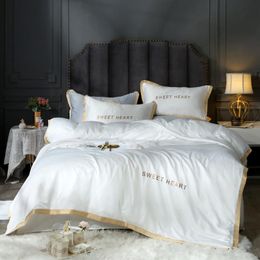 Home Textile Bedding Sets 4PCS Adult Bedding Set Bed White Black Duvet Cover King Queen Size Quilt Cover Brief Bedclothes Comforter