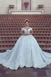 Ball Gown Lace Applique Vintage Luxury Princess satin African Wedding Dress African Bridal Gowns Plus Size abito da sposa Csutom made