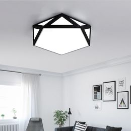 2019 New Modern Black/White LED Ceiling Chandeliers For Living Room Bedroom Hallway Iron Polygon Led Chandeliers Lighting Lampadas