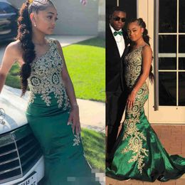 One Dark Green Shoulder Prom Dresses Satin Sweep Train Gold Lace Applique Beaded Crystal Custom Made Mermaid Formal Evening Gown 2020 Newest