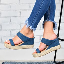 Nuovi sandali da donna Pantofole con zeppa Comodi fondo piatto Aumentano la moda Tinta unita / Sandali serpente di grandi dimensioni