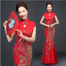 2022 brautkleider fischschwanz stil Chinesische japanische Art, die rotes geändertes dünnes Körper-Braut-elegantes Kleidungs-Fischschwanz Cheongsam langes Kleid-gehendes Show-Kostüm Wedding ist