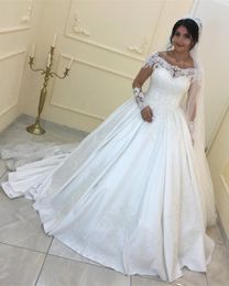 2020 Modern Plus Size Árabe vestidos de casamento vestido de bola vestido de casamento mangas compridas Bateau decote Sweep treinar treinar cetim laço vestido de noiva