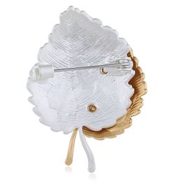 Wholesale-fashionable Korean brooch with delicate glossy pearl-like dumb gold and Silver Leaf Brooch
