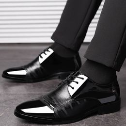 2020 NUOVE scarpe eleganti da uomo Scarpe formali in pelle con punta a punta per Dropshipping