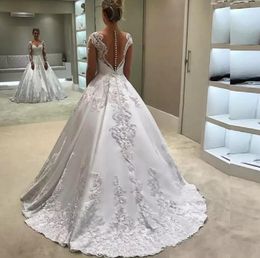 2020 Luxury A Line Wedding Dresses V Neck Satin Lace Appliques Long Sleeves Sweep Train Illusion Back Button Plus Size Bridal Gowns Custom