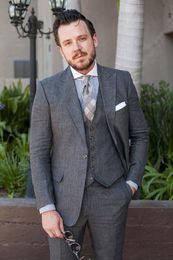 Very Good One Button Gray Groom Tuxedos Peak Lapel Men Suits 3 pieces Wedding/Prom/Dinner Blazer (Jacket+Pants+Vest+Tie) W580