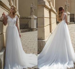 Bohemian Ienasdresses A Line Wedding Dresses Sleeveless Spaghetti Tulle Lace Applique Princess Gown Sweep Train V Neck Bridal Gowns