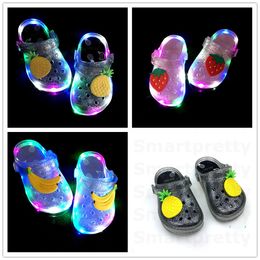 Girls Jelly Fruit Strawberry Banana Slippers with Led Light Summer Kids Non-slip Hole Glowing Beach Sandals Princess Shoes size 25-35 E31010
