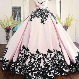 Dubai Puffy Blush Pink Ball Gowns 2020 sweetheart Plus Size Balck Lace Appliques Evening Dresses Lace Up Vintage Gowns Abendkleider