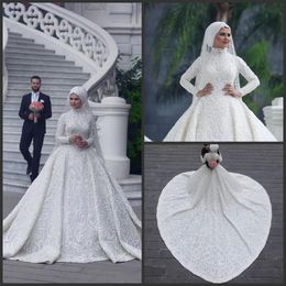 Abiti da sposa musulmani Hijab arabo a maniche lunghe con collo alto 2019 Appliques romantici Abiti da sposa bianchi in pizzo Corte dei treni Abiti da sposa Personalizzati