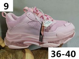 Colore rosa Triple S Scarpe casual con fondo in cristallo Stivali Triple S Fashion Sneaker Uomo Donna Scarpe casual in pelle Sneakers basse Scarpe da esterno