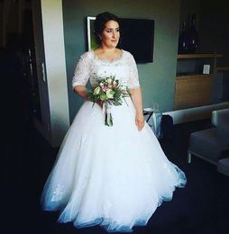 White Plus Size Bridal Gowns Jewel Neckline Half Sleeves A-Line Wedding Dresses Lace Tulle Back Zipper Floor-Length Wed Gown Dress Wed