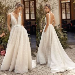 2020 A Line Abiti da sposa Lihi Hod senza maniche con paillettes Tulle Abiti da sposa in pizzo con scollo a V Sash Sweep Train Abito da sposa senza schienale