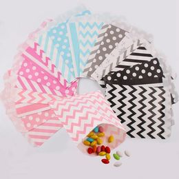 xmas goodie bags UK - 17*13cm Kraft Paper Popcorn Bag Wavy Stripes Candy Box Christmas Goodie Pouch Party Supply Wedding Decorations Oil proof paper bag 25pcs lot
