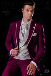 Fashionable One Button Groomsmen Peak Lapel Groom Tuxedos Men Suits Wedding/Prom/Dinner Best Man Blazer(Jacket+Pants+Tie+Vest) 562