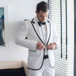 Designer Mens Prom Suits Peaked Lapel Wedding Suits For Men Cheap Groomsman Tuxedos Two Pieces Groomsman Blazers Jacket+Pants+Bow Tie