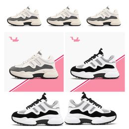 Women top new2020 Sport Old Fashion Dad Shoes Triple White Grey Black Mesh Breathable Comfortable Designer Sneakers Size 35-40