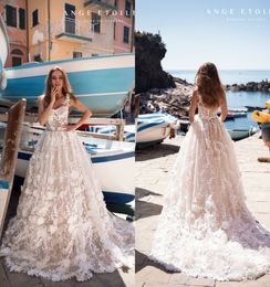 Lace Beach Wedding Dresses 3D Floral Appliqued A Line Sweep Train Custom Made Bohemian Wedding Dress Plus Size Bridal Gowns Robe De Mariée