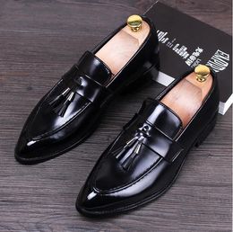 2019 New Style Men British Designer Pointed Toe Leather Loafers Oxfords Male Prom Shoes Tassel Party Wedding Men Dress Shoes