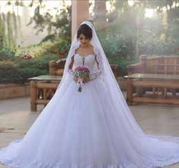 cheap Dubai Arabic Dubai Wedding Dresses Lace Long Sleeves Sheer Neck Applique Court Train Wedding Bridal Gowns Formal Wedding Party Dress