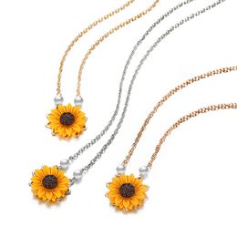 -Collar de girasol de perlas de imitación para las mujeres ropa accesorios 3 colores sol flor colgante collares joyería de la boda