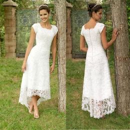 Vintage High Low Lace Dresses En linje Kort ärmar Scalloped Halsbindning Land Bröllop Brudklänning Vestido de Novia