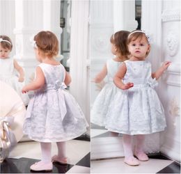 White Little Flower Girls Dresses Mini Short 3D Flower Appliques Jewel Neck Girl Pageant Gowns Kids Formal Ruffles Puffy Dress For Wedding