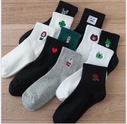 Cartoon College Wind Embroidery Sports Socks Cotton Socks for Men and Women in Fashion