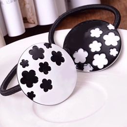 4.5X4.5CM black and white acrylic round rubber bands C hair ring head rope hairpin for ladies favorite headdress Jewelry Accessories party gifts