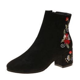 2019 new retro national wind embroidered boots children's short high heel thick with embroidered bare mother women's