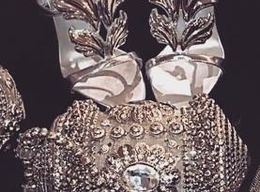Sandali con tacco firmati da donna Sandali gladiatore alati placcati in oro da sposa in pelle lucida da donna
