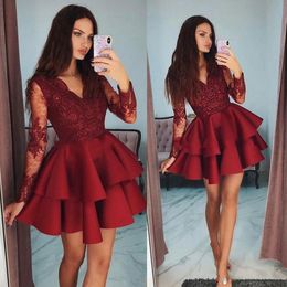 Tiered Ruffles Burgundy Satin Short Cocktail Dresses Modest Sheer Long Sleeves Party Gowns Appliques Lace 8th Grade Homecoming Dress