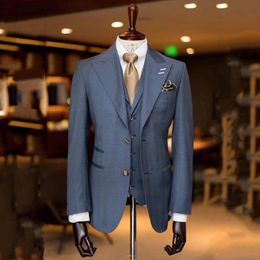 Popular Grey Groom Tuxedos Peak Lapel Groomsmen Mens Wedding Dress Excellent Man Jacket Blazer 3 Piece Suit(Jacket+Pants+Vest+Tie) 676