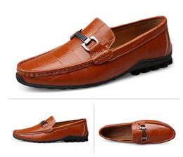 New Men Dress Shoes PU Leather Loafers Mocassins Deslizamento-em sapatos macios Flats calçado leve de condução 38-47