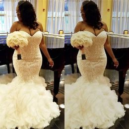 Plus Size Mermaid Wedding Dresses Strapless Ruffles Appliques Beads Lace Sheath Wedding Dress Sweep Train Bridal Gown