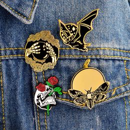 Miss Zoe Punk Batty Fear No Future Bee Skull roses Dark Brooch Denim Jacket Pin Buckle Shirt Badge Fashion Gift for Friends