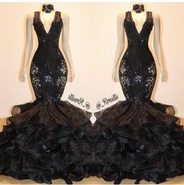 Black Mermaid Prom Dresses 2020 Sparkly Koronki Cekiny Ruffles Warstwowa Spódnica Sexy V-Neck Trumpet Suknie Wieczorowe Vestidos de Festa